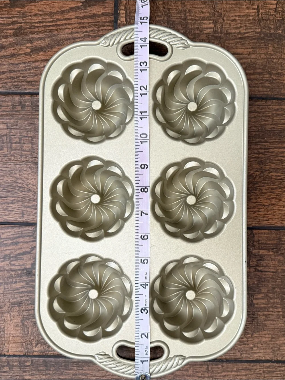 Nordic Ware Pirouette 6 Cavity Bundtlette, 3.75 Cup Capacity